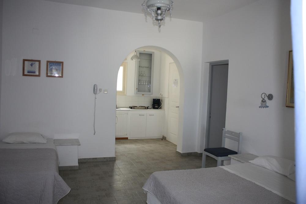 Naoussa Hotel Paros by Booking Kottas