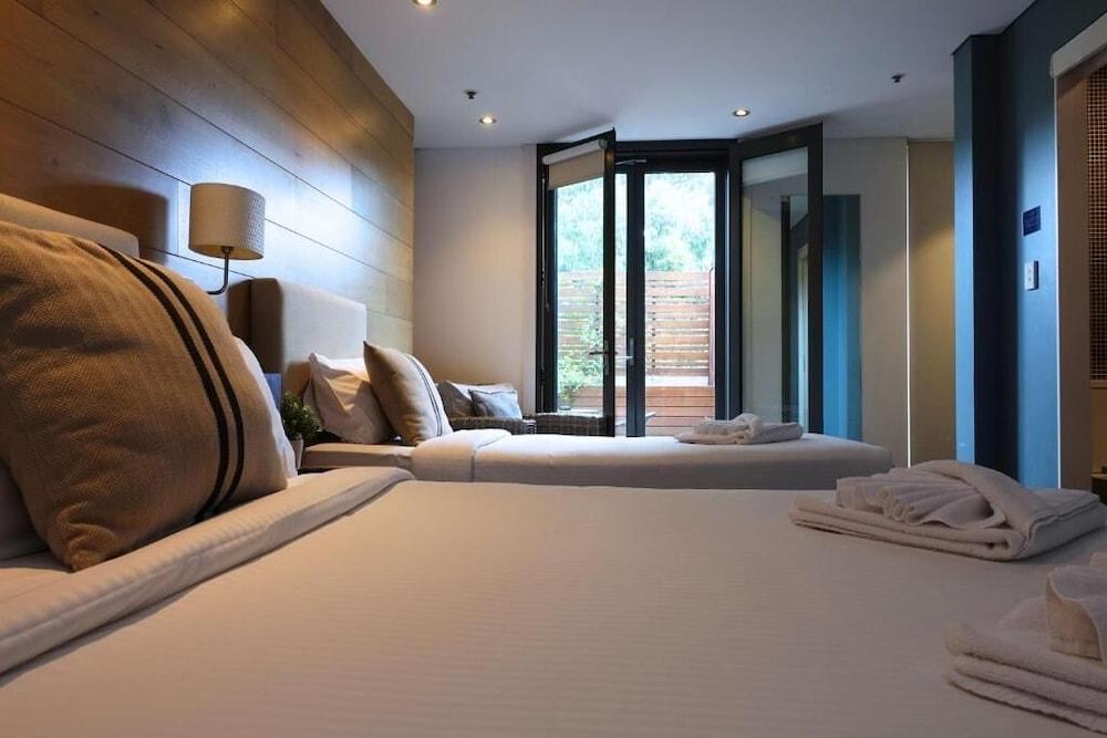 Crown Hotel Surry Hills