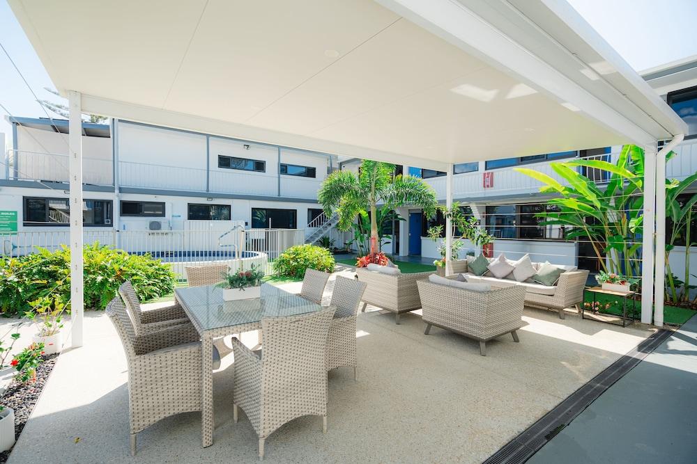 Montego Mermaid Beach Motel