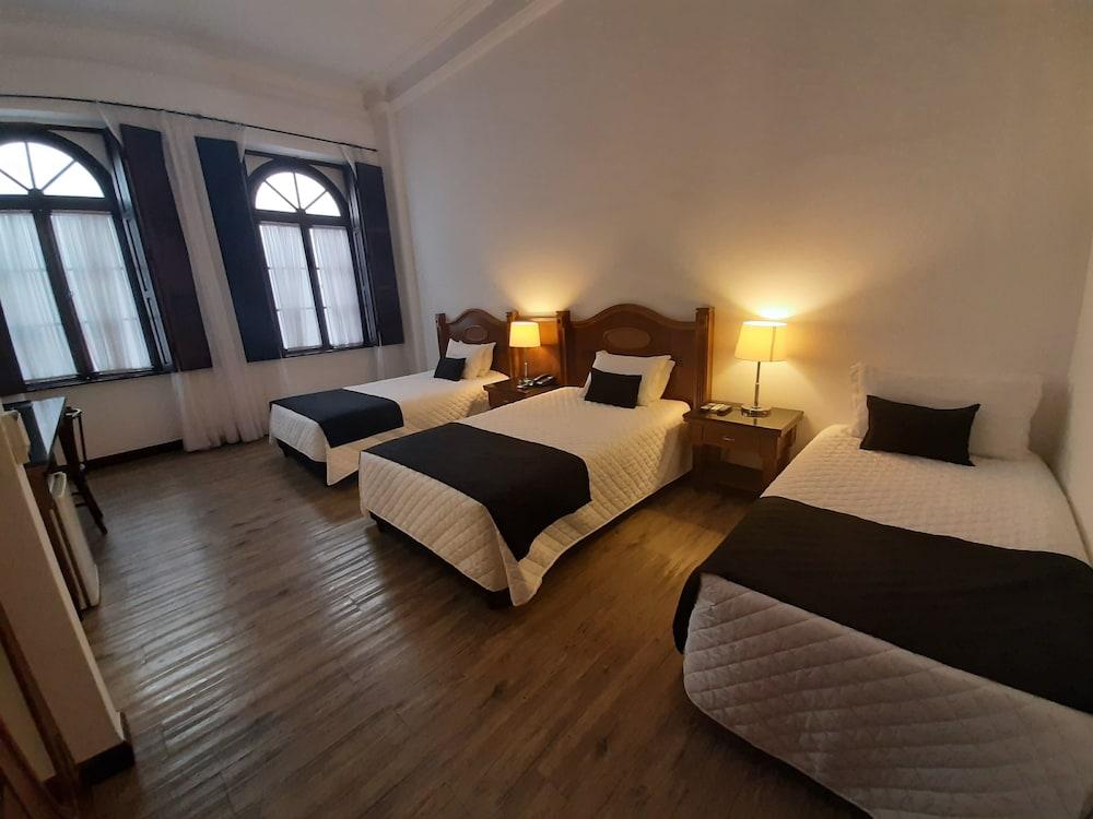 Johnscher by SJ - San Juan Curitiba