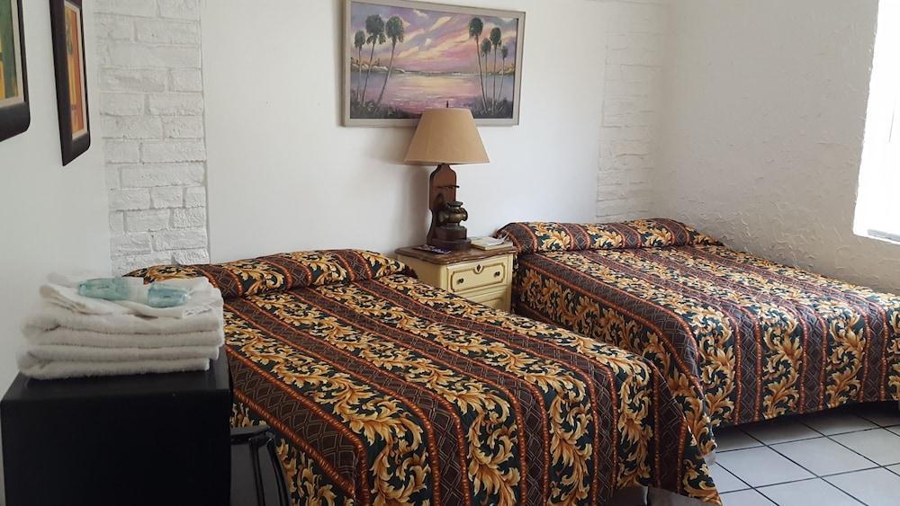 Floating Sea Cove Resort & Marina