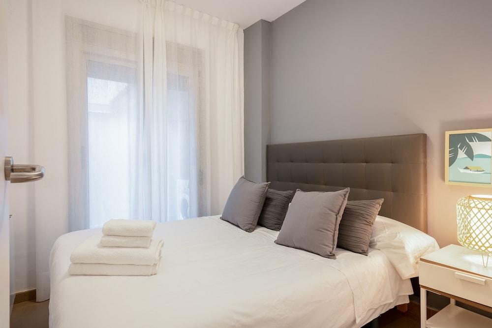 Inside Barcelona Apartments Salvà