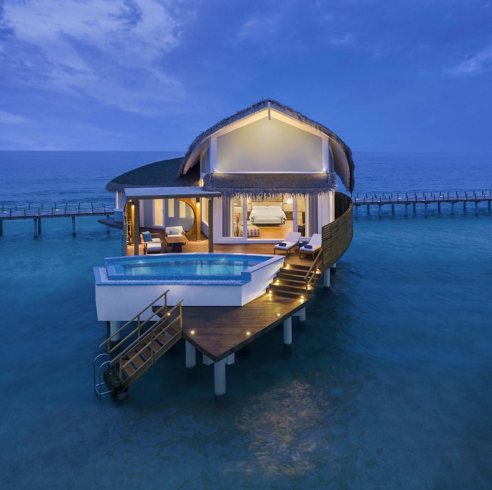 JW Marriott Maldives Resort & Spa
