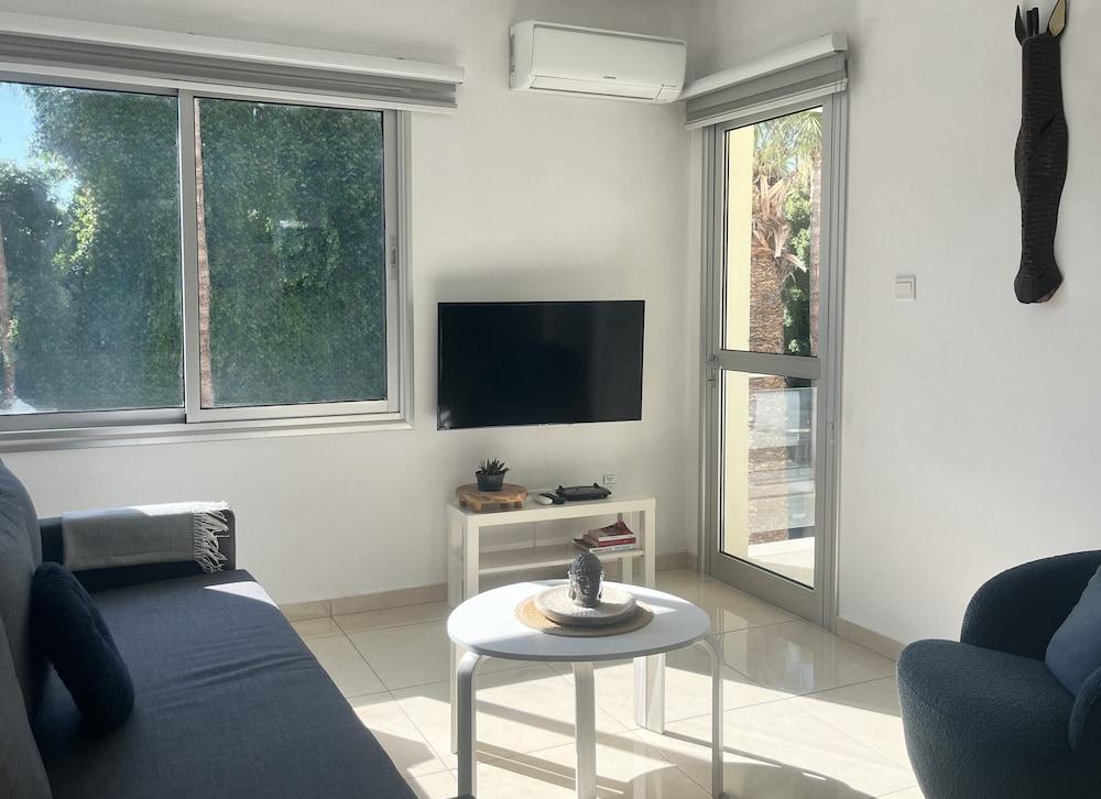 Constantinos Seaview Residence