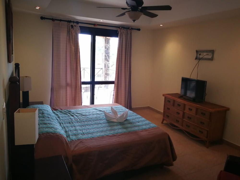 Beachfront Jaco Condos - Fully Equipped - 6 Pax