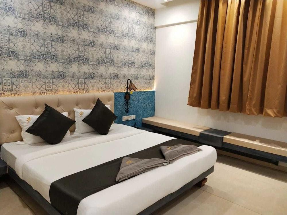 Hotel Malghotras by Hazel Hotels