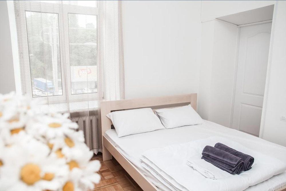 Galactic Globus - Hostel