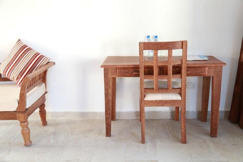 Zanzibar Bahari Villas