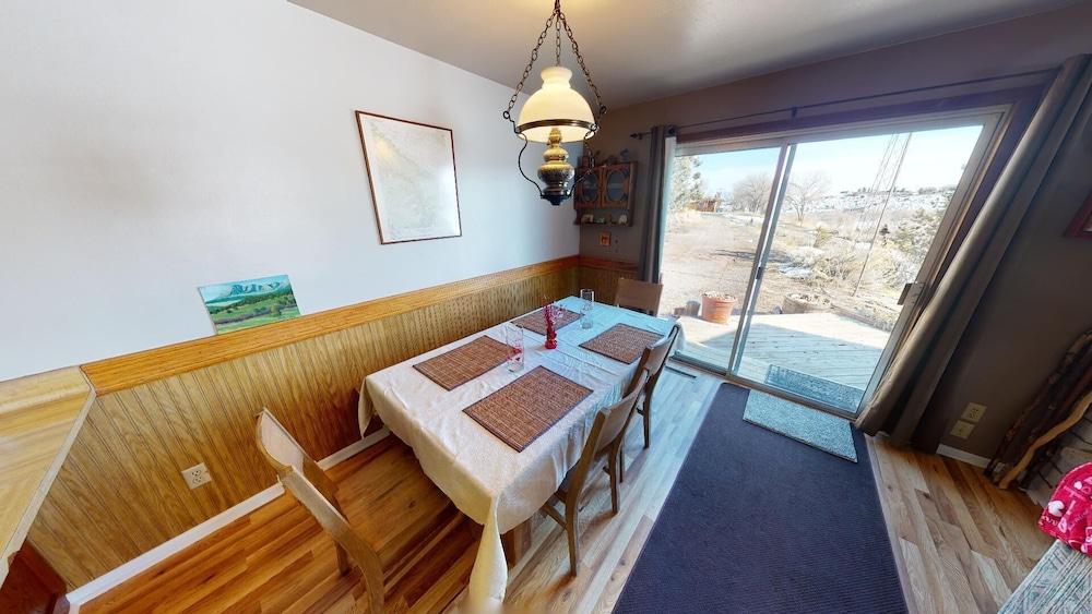 Hideout FT Abajo Stunning Views