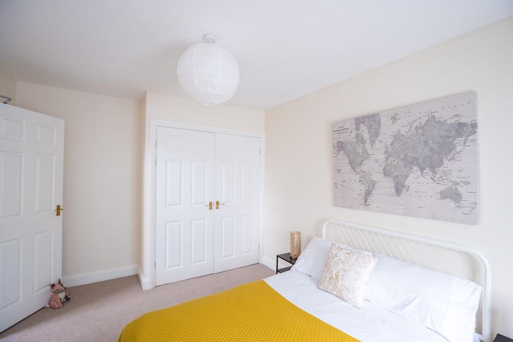 Ella Fitzgerald - Luxury 2 Bedroom Apt