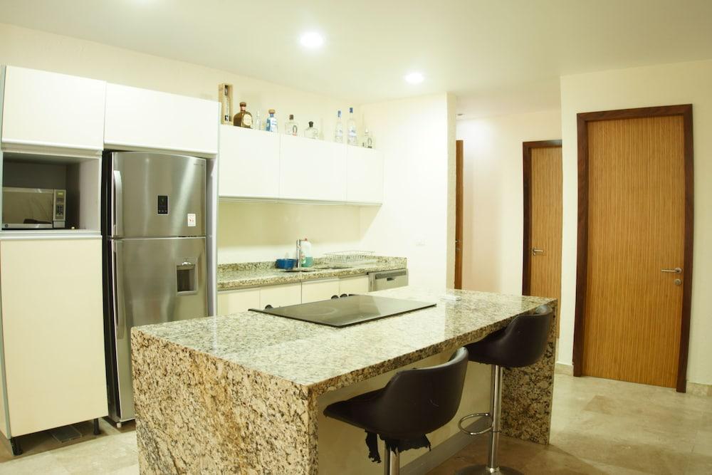 Pajaro de Fuego Pool & Terrace