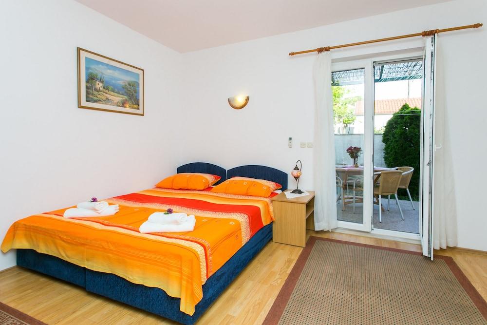 Apartments Miramare & Campara