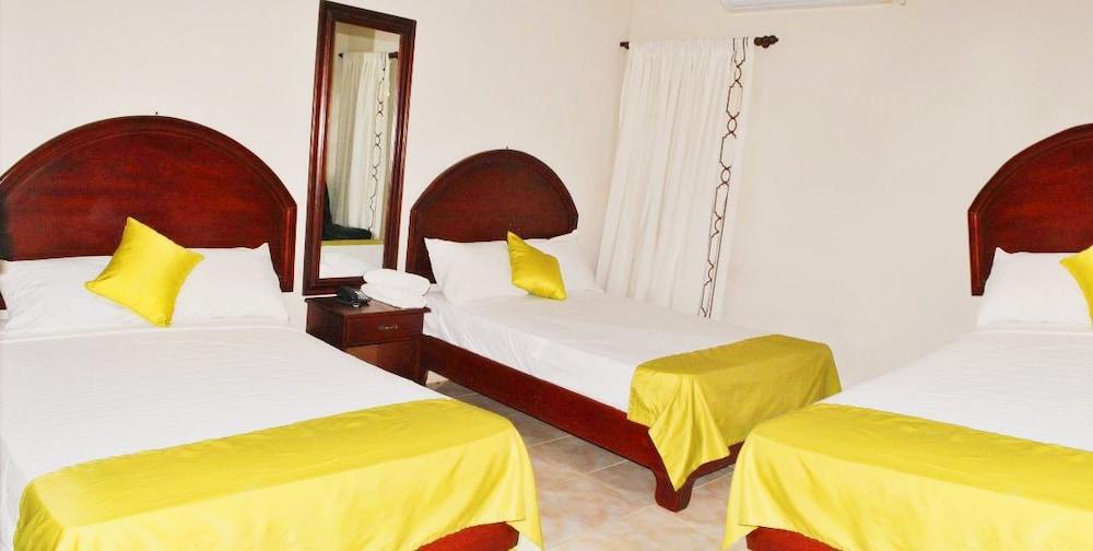 Hotel & Restaurant Nuevo Amanecer