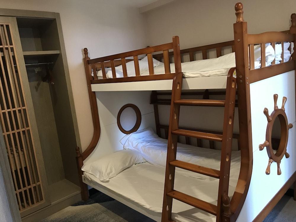 Metropolis Golf Hot Spring Hotel