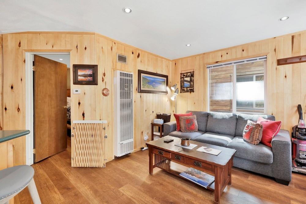 Cottage in the Pines#1667