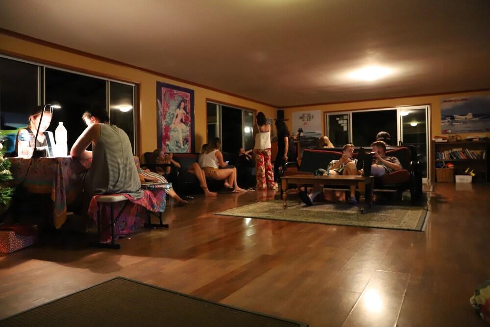 Cool Bananas Backpackers