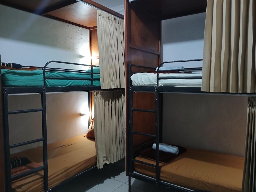 Moshi-Moshi - Hostel