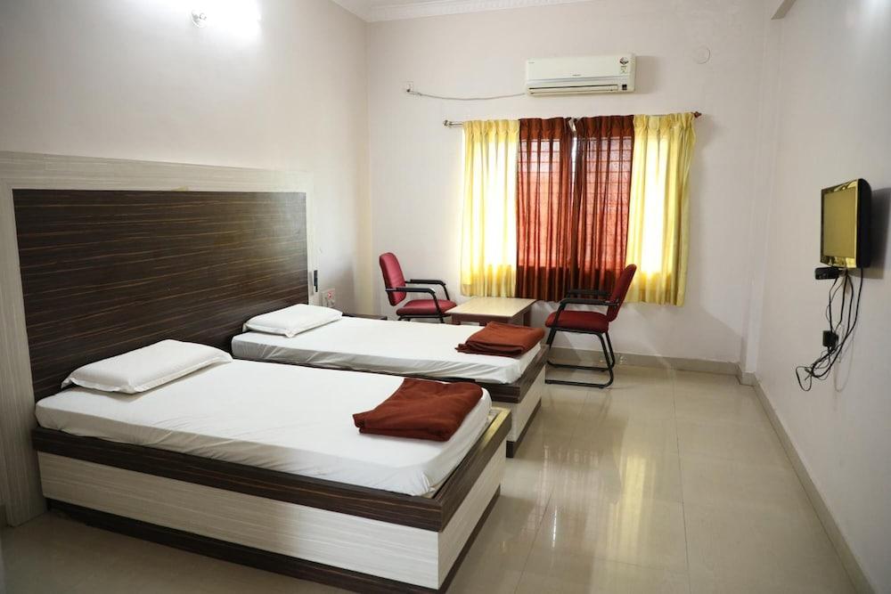 Hotel Parth Residency