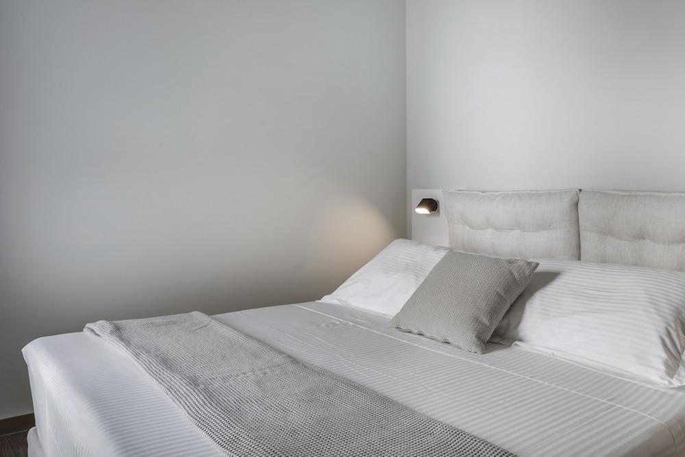 Oikos Boutique Residences Private Estate