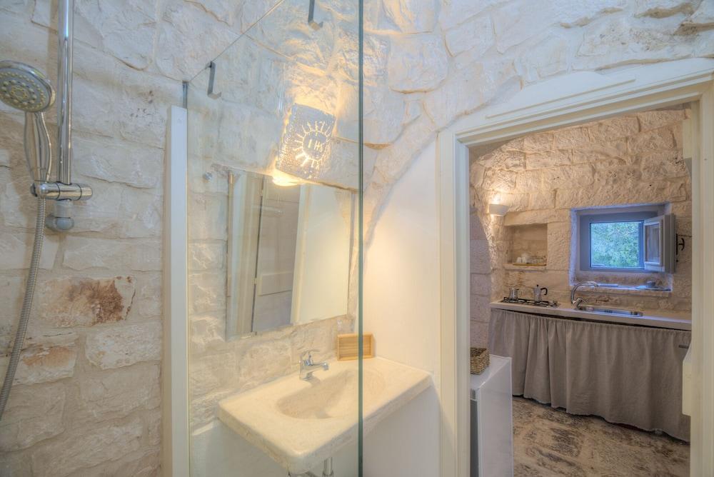 Trullo Palmento Cisternino by Typney