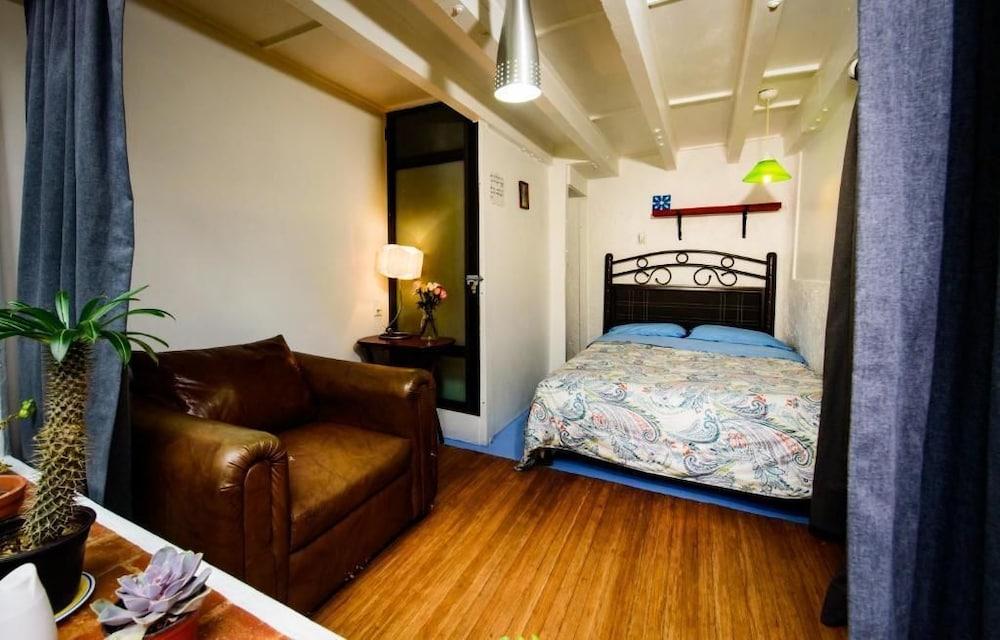 Hostel Mexico DF Airport