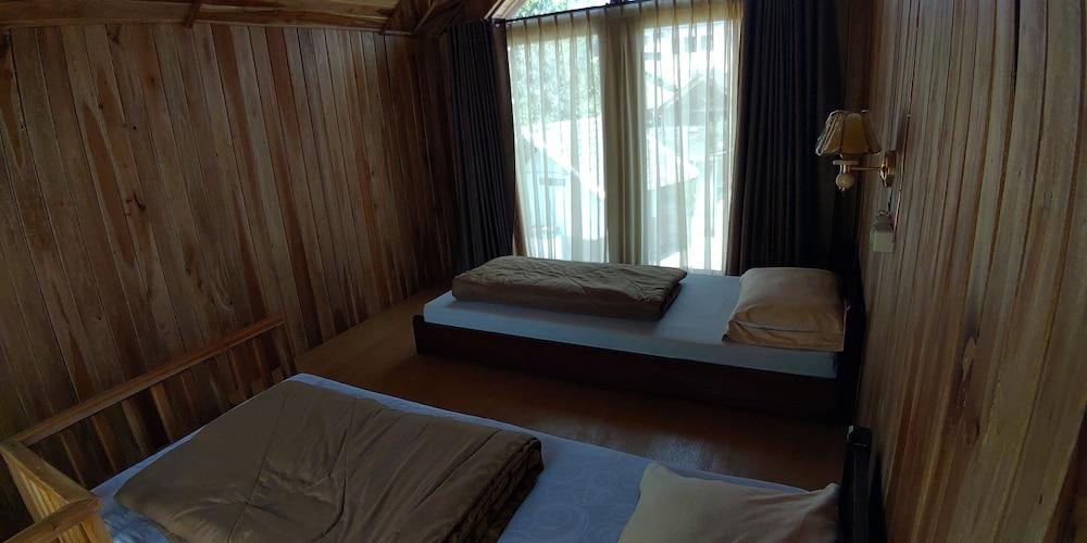 ADK Papandayan Homestay & Tour