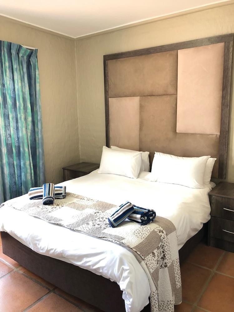 Caribbean Estates Villa & Apt