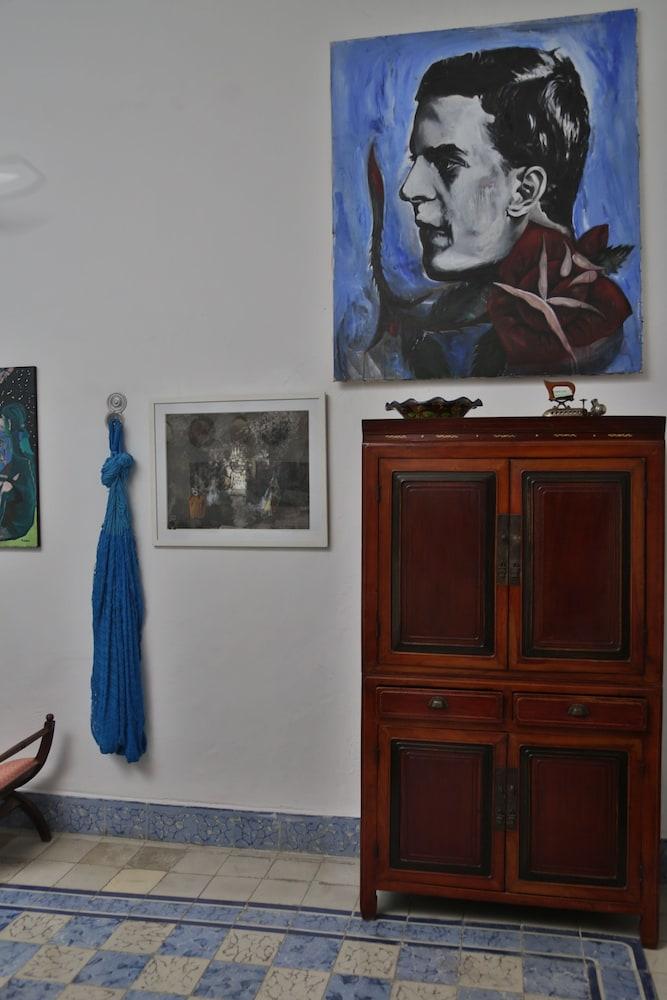 La Pantera Negra Gallery and B&B