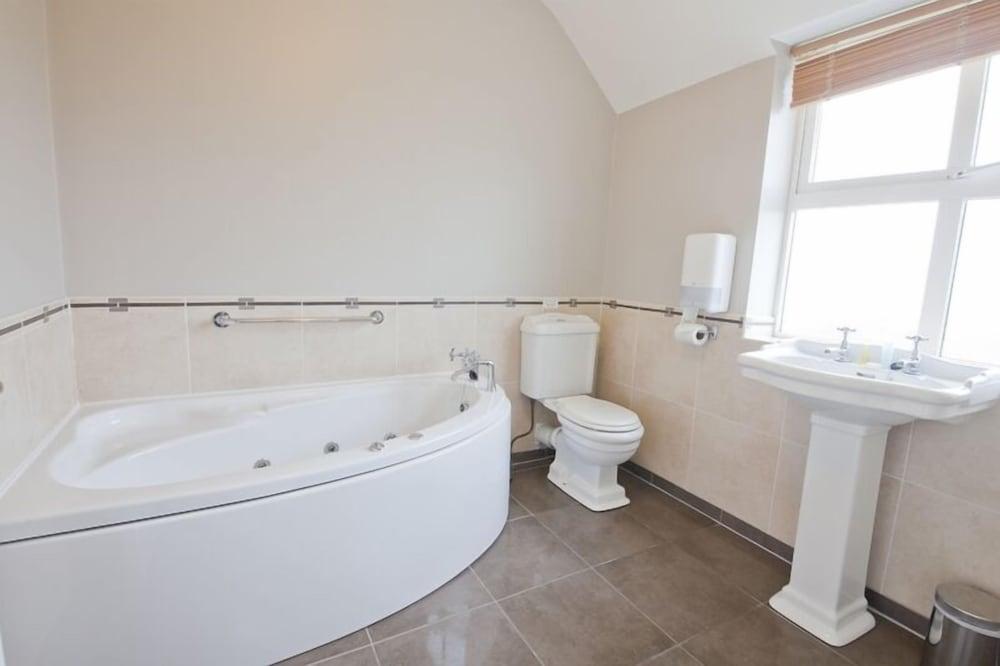 Upton Court Holiday Cottages