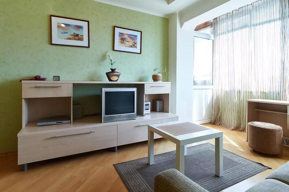 Home-Hotel Evgenia Sverstuka 8