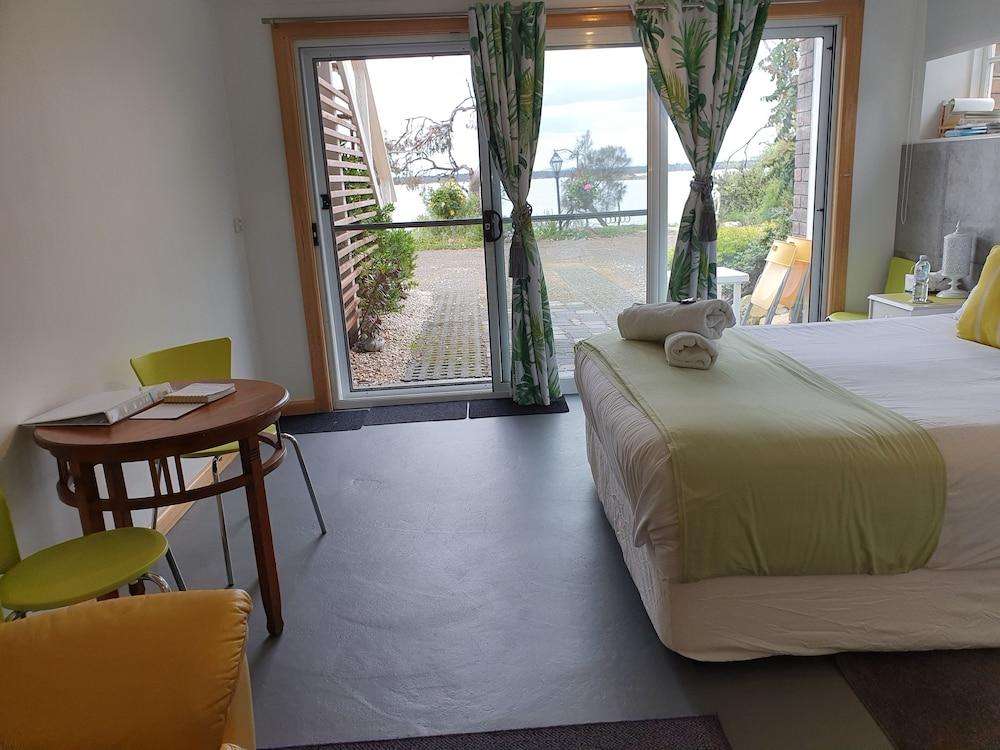 Applebay Guest House