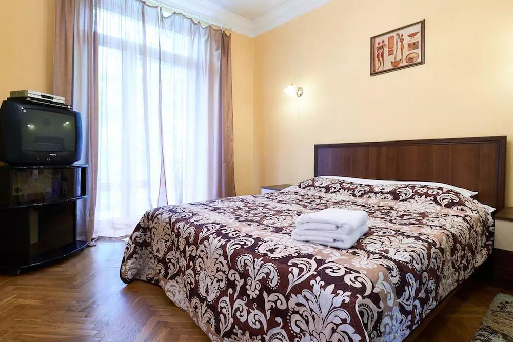 Home-Hotel Pushkinskaya 2-4-7