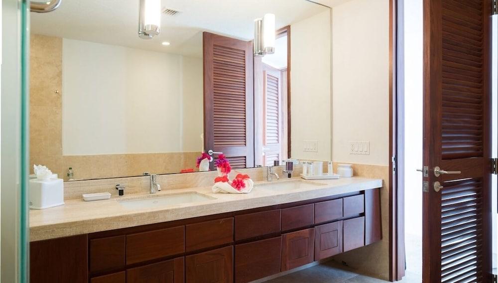 Villa Champagne Shores