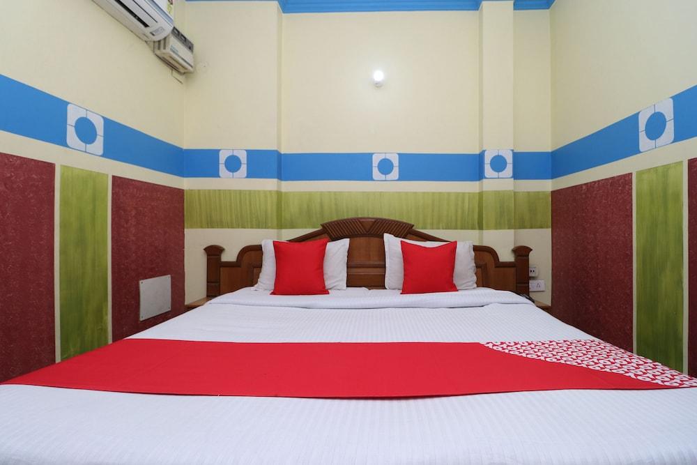 OYO 30100 Lucky Guest House