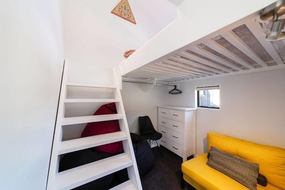 Modern Family Home 350 meters to Town Centre