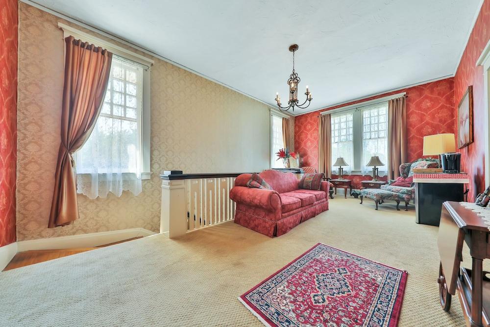 The Lancaster Manor B&B