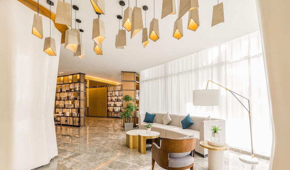 Atour Hotel Yufeng Mountain Park Liuzhou