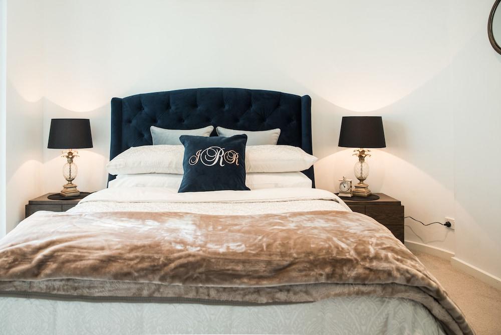 Richmond Oasis Apartments