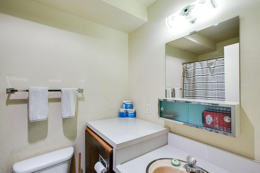 37SLL - Economical - Convenient - Kitchenette - Sleeps 2