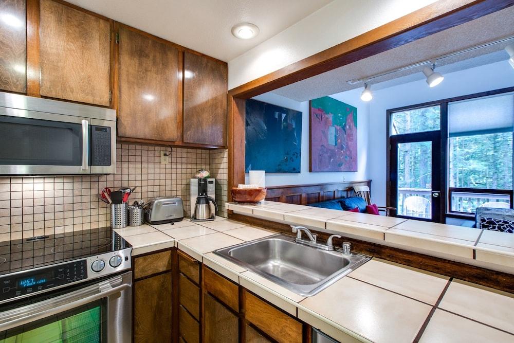 57SW - Fireplace - WiFi - Sleeps 6