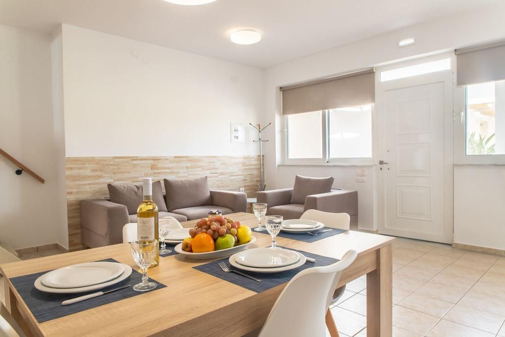 Argiri Apartments & Suites