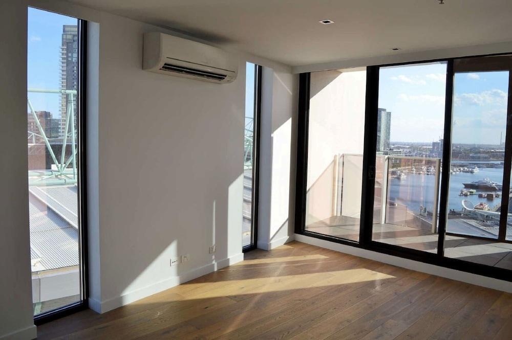 ReadySet Apartments at Stadium