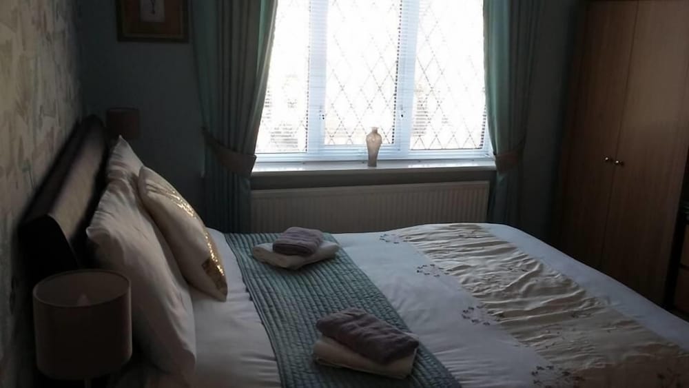 EsJays at Knowles House