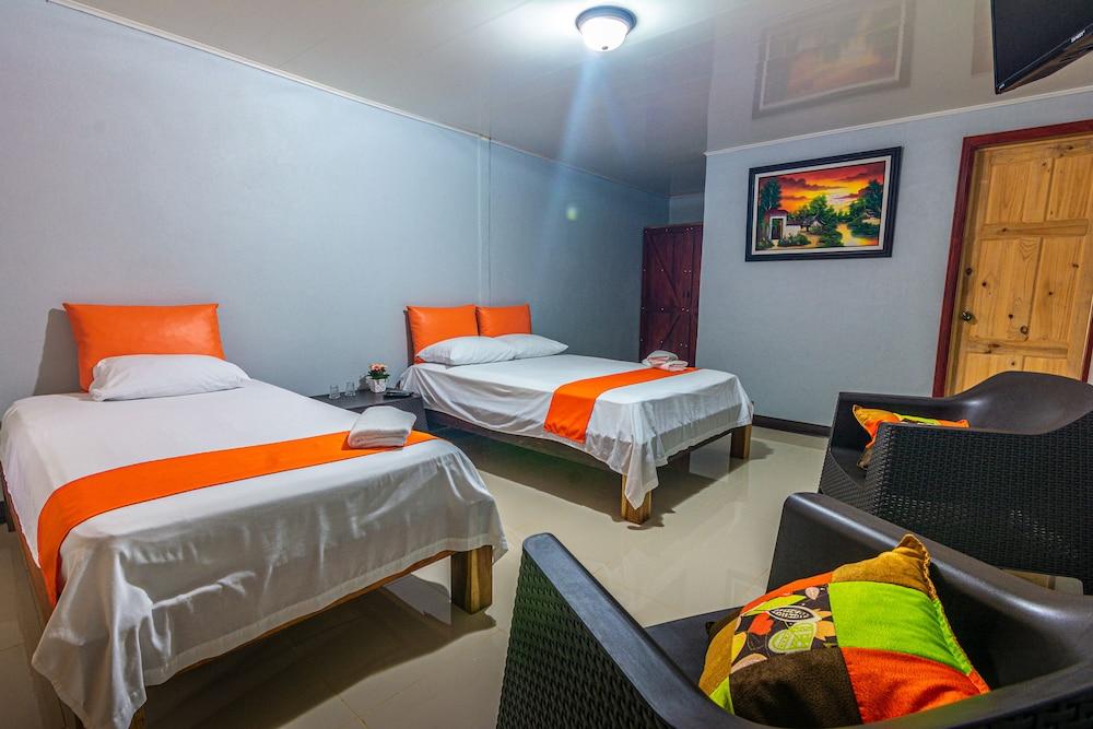 Rio Celeste Springs Blue Lodge