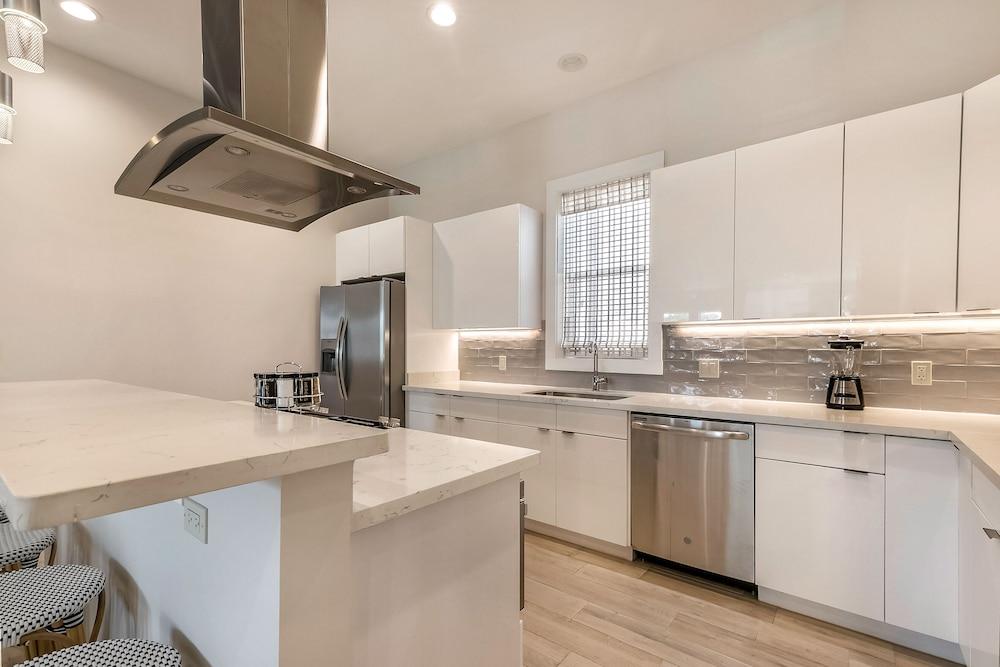 Cozy Living in Mid City