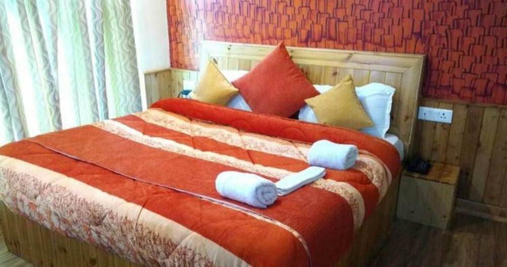 Gezellig Inn - Vardhan Hills