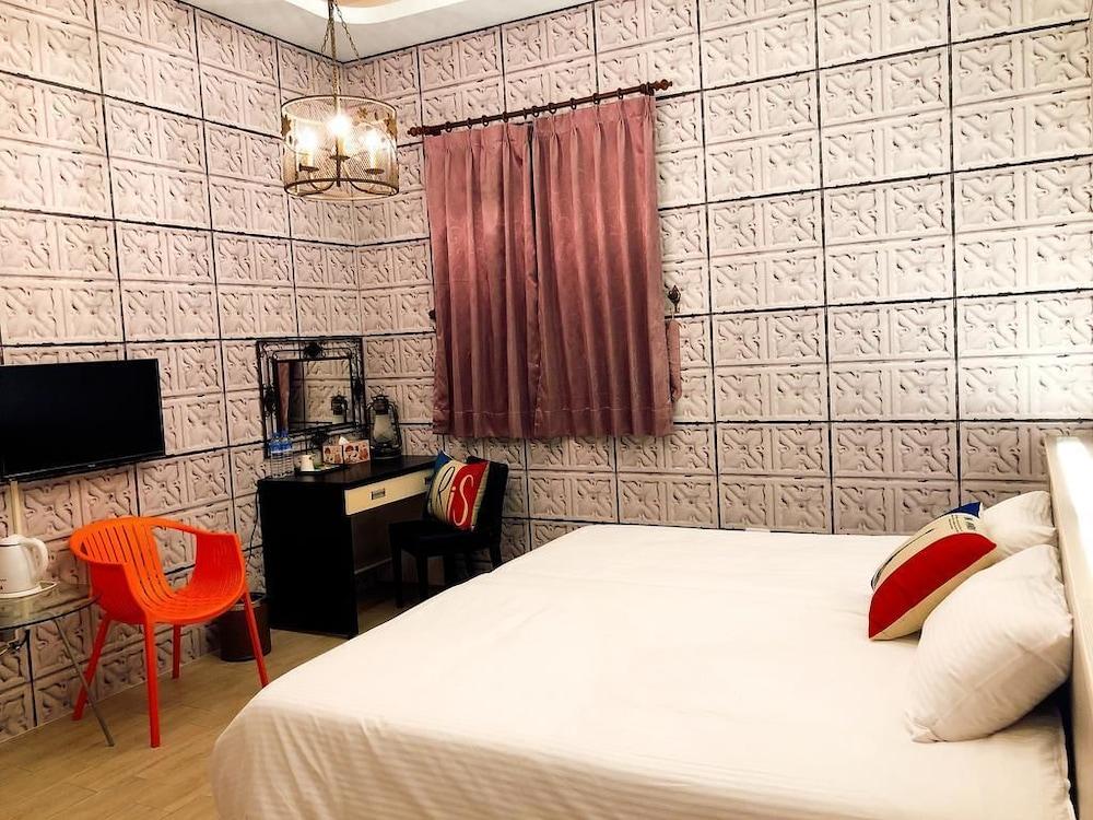 Propitious Castle B&B