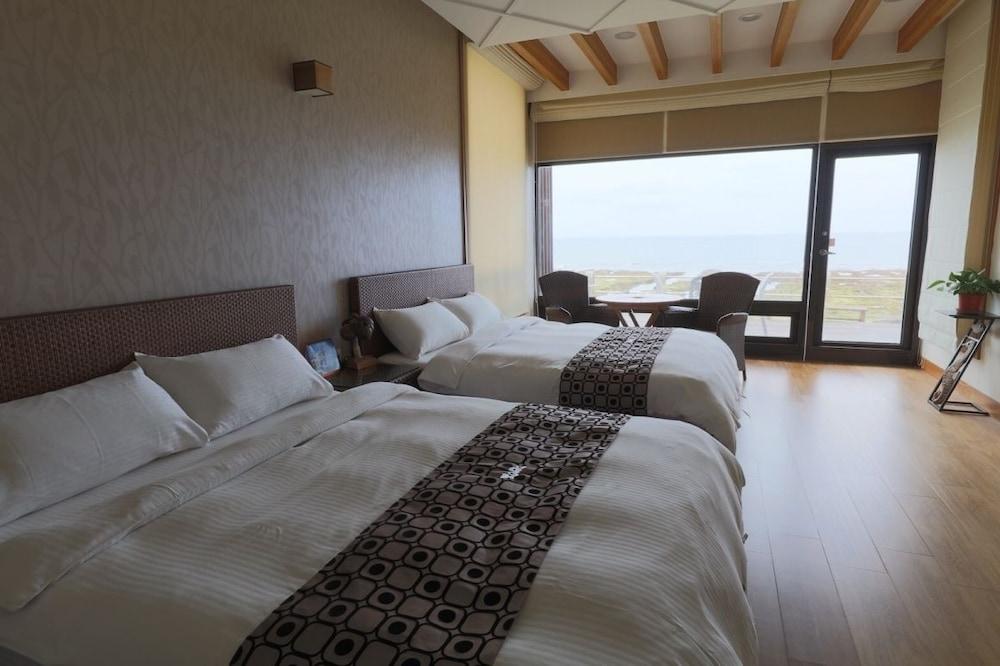 TORO Ocean Front B&B