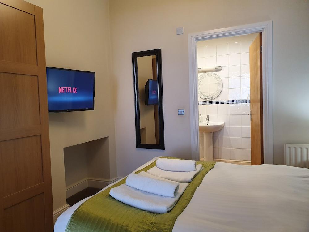 Bath Road Apartments