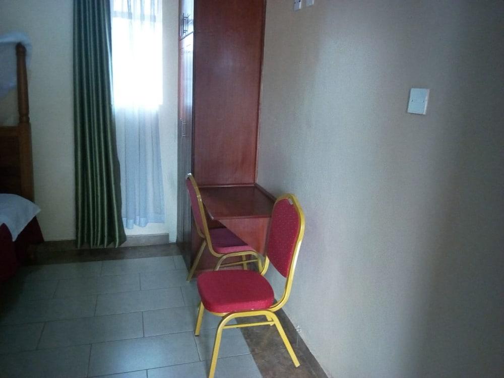 Salanka Inn & Guest House